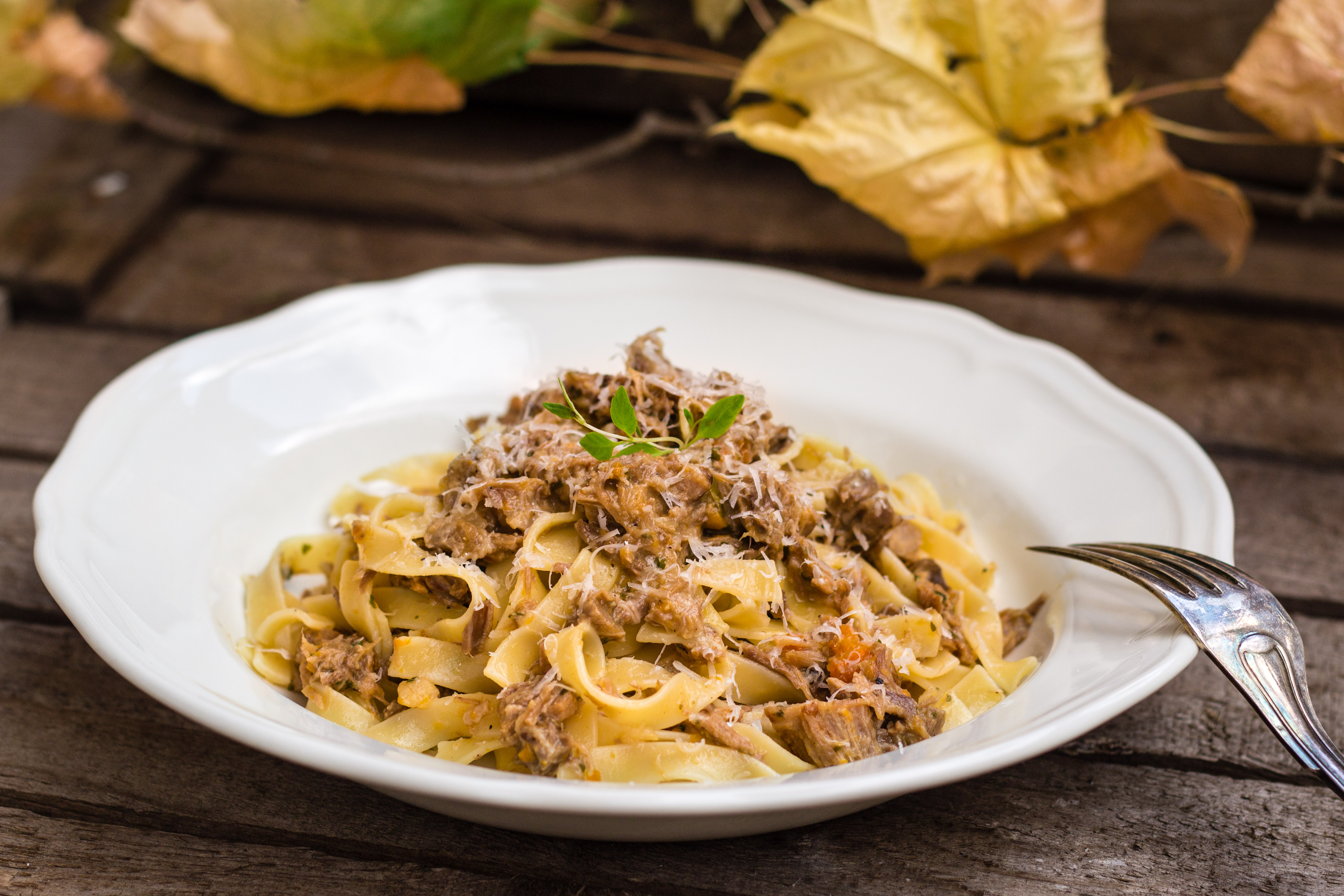 Långkok: Pasta med vildsvinsragu – Äta bör man